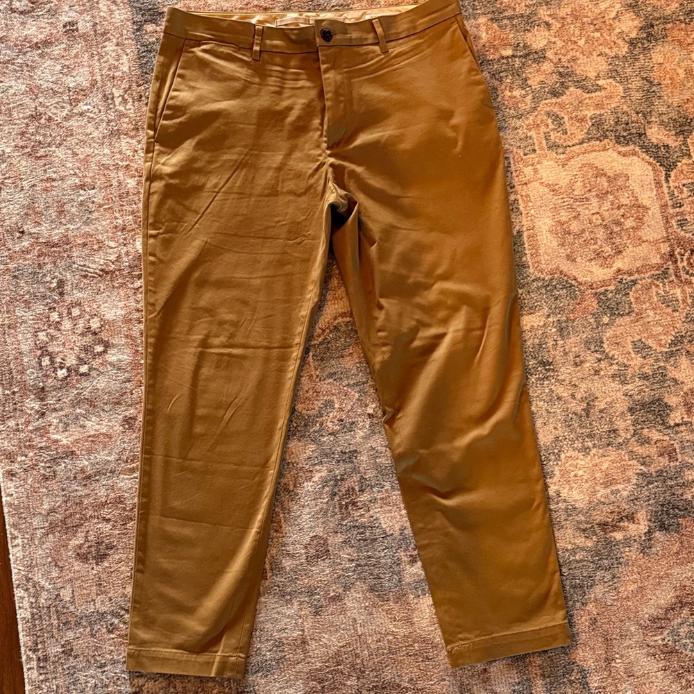 Banana Republic Men’s Chinos 36x32. Worn once
